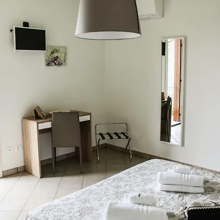 Oda ve Kahvaltı Al Doremi Castegnero